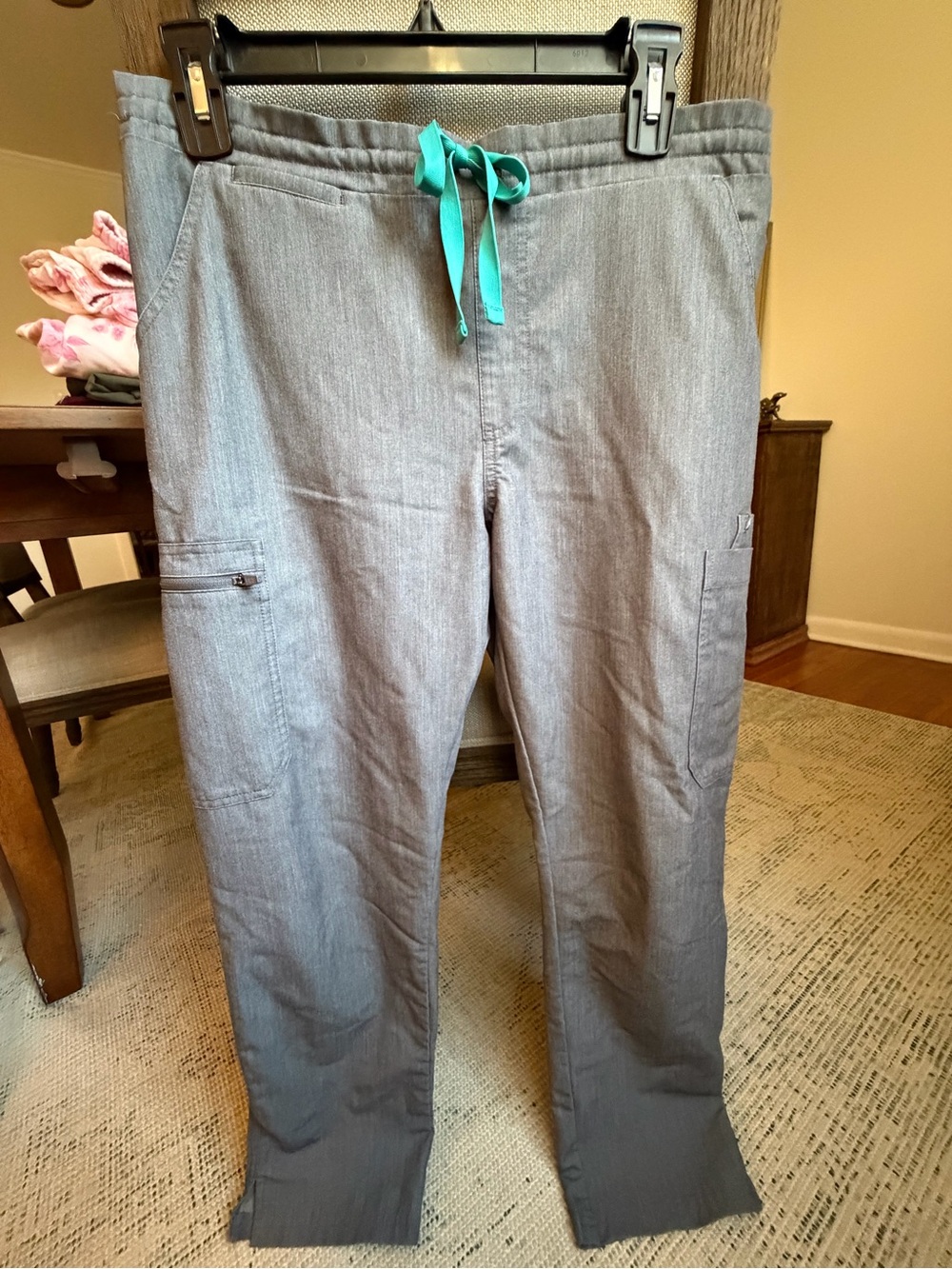 Figs Women’s Scrub Pants- Size Medium, Petite Length, Graphite + Teal Drawstring